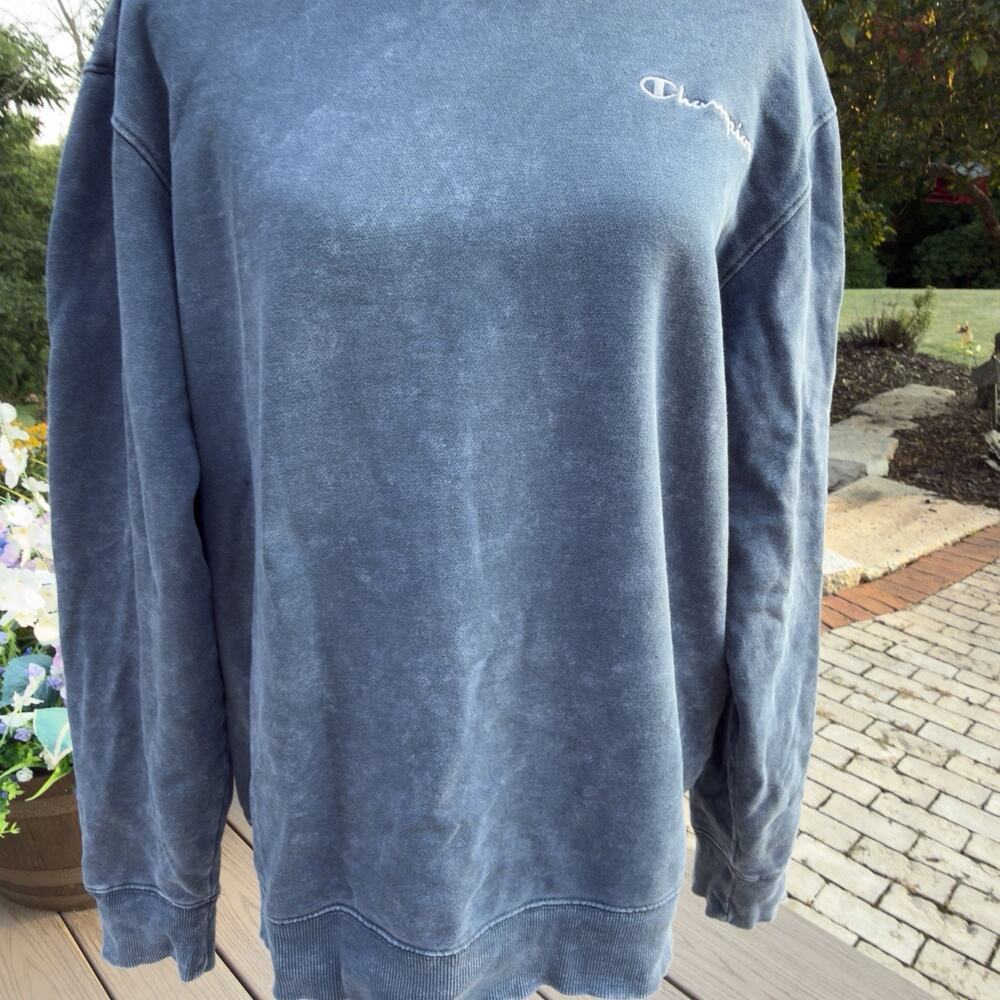 Champion Women's Blue Gray Washed Crewneck Sweatshirt Embroidered Logo (176) - Picture 2 of 7